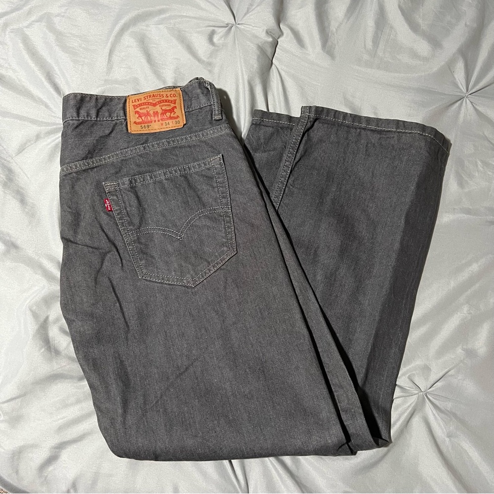 Levi’s 569 jeans
